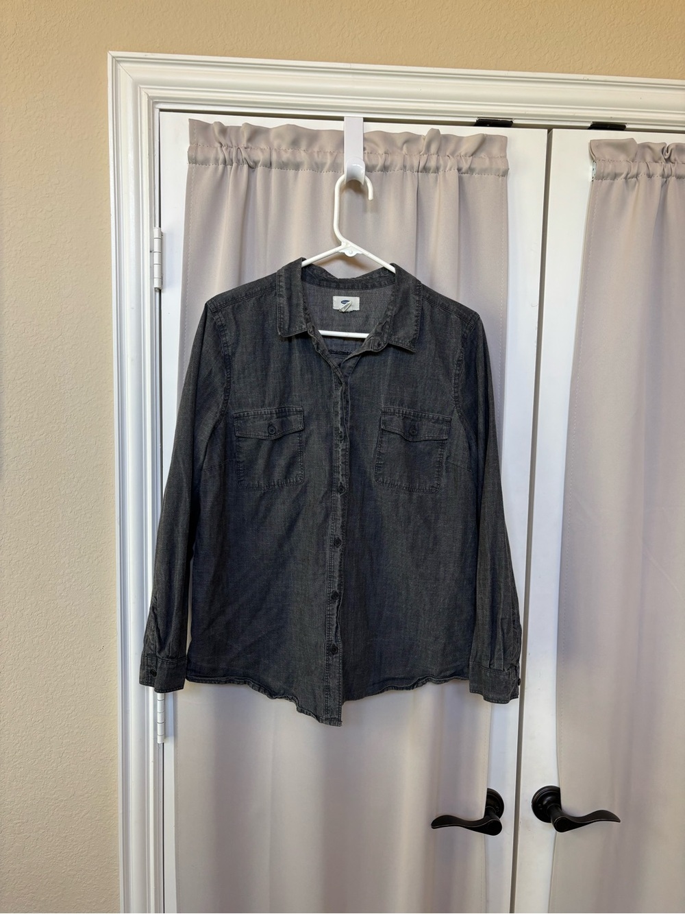 Old Navy Women's Dark Charcoal Gray Denim Button-Down Shirt